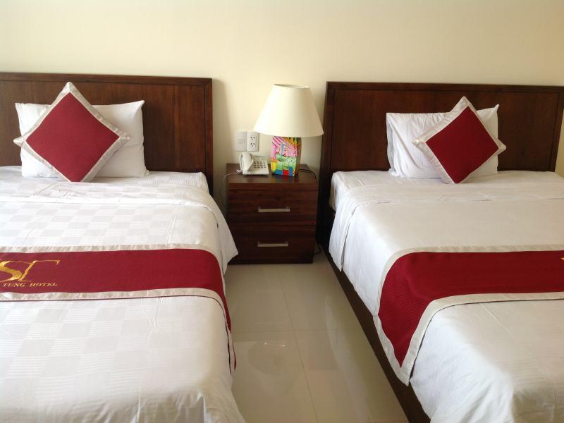 Truong Son Tung 1 - Beautiful Beach Hotel Da Nang Exterior foto